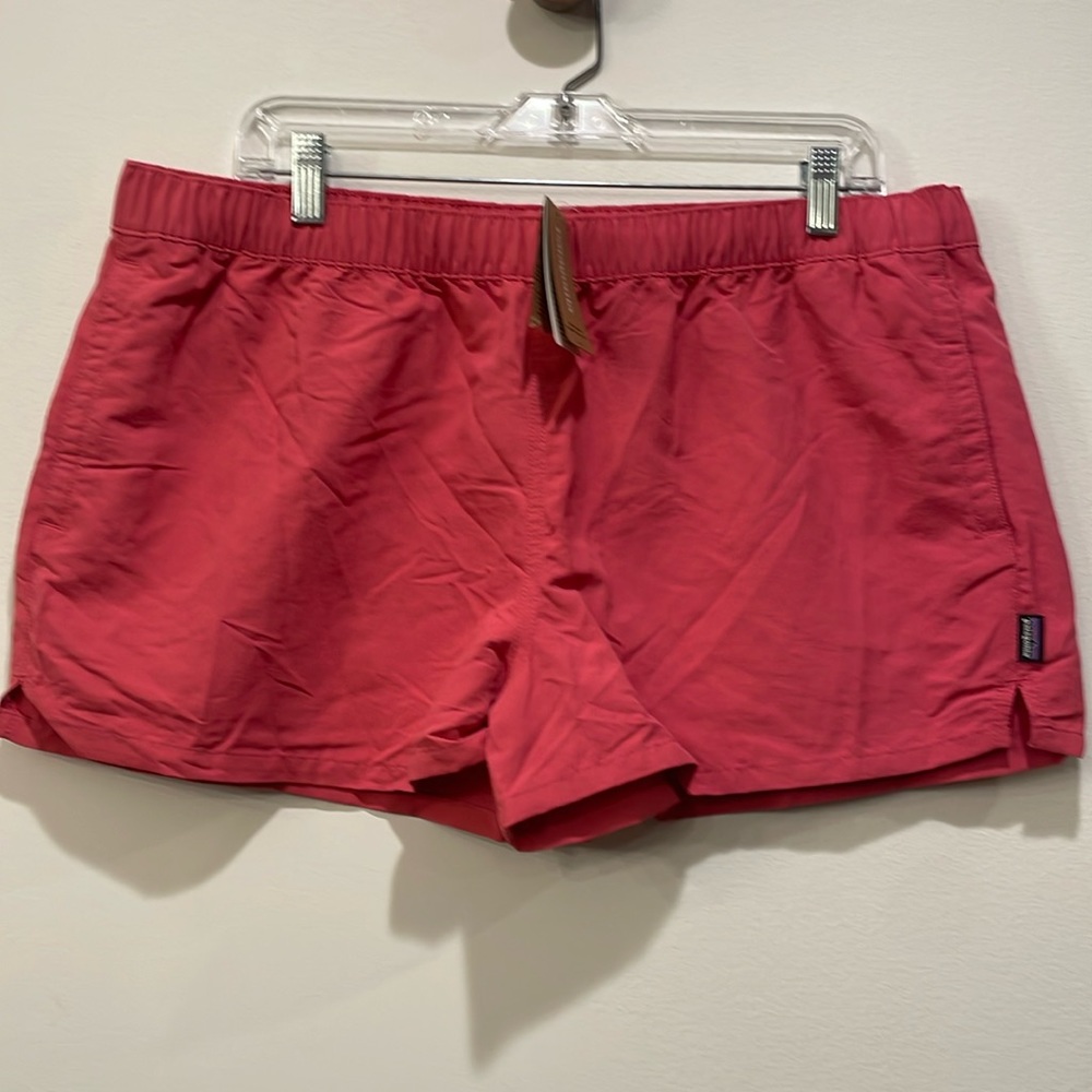 Patagonia barely baggies shorts XL NWT